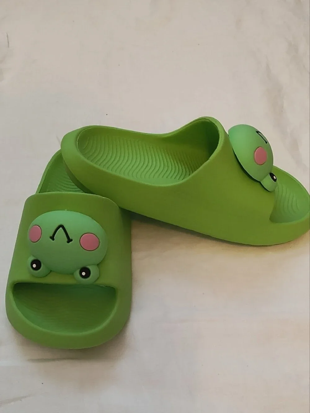 The Unbranded Brand fun green